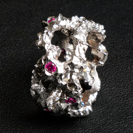 Anello con Rubini "Linea Frammenti di Luna"