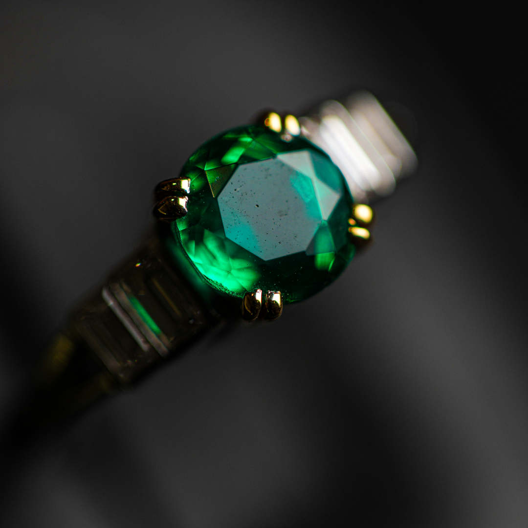 Anello Smeraldo Colombiano e Diamanti in oro 18k.ti