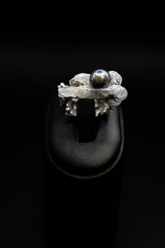 Anello Argento e perla linea "Frammenti di Luna"