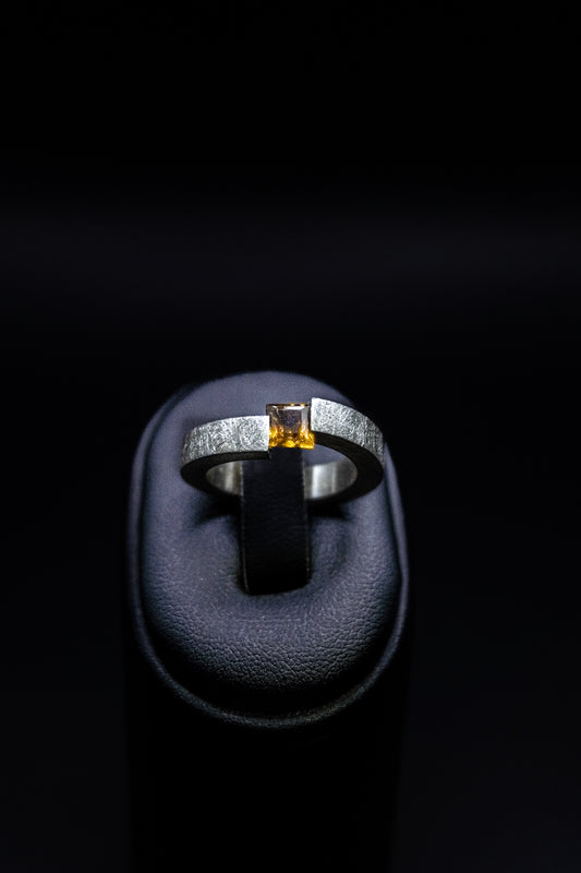 Anello solitario Argento con citrino linea "Frammenti di Luna"