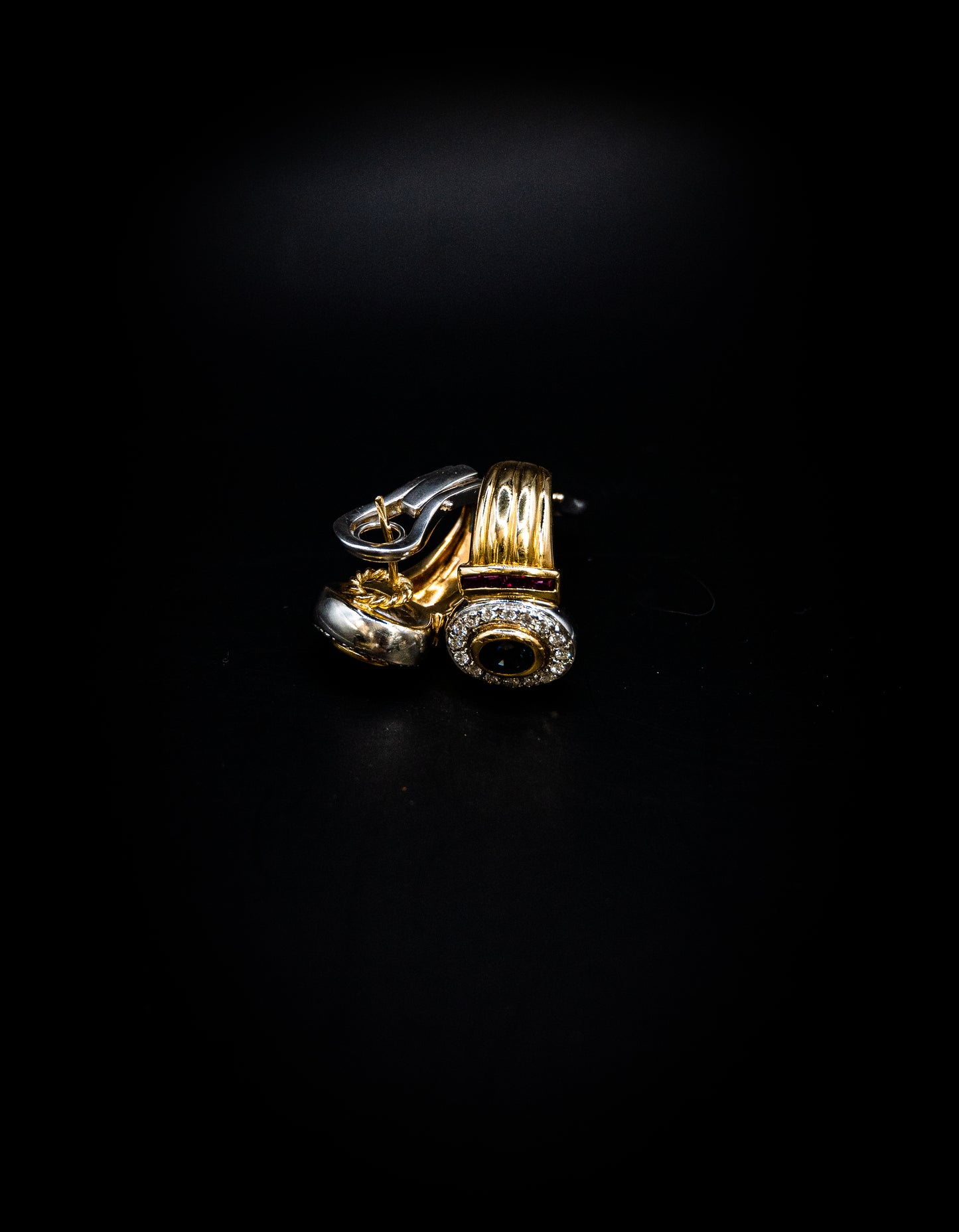Orecchini in oro 18 k. ti con Diamanti, Rubini e Zaffiri