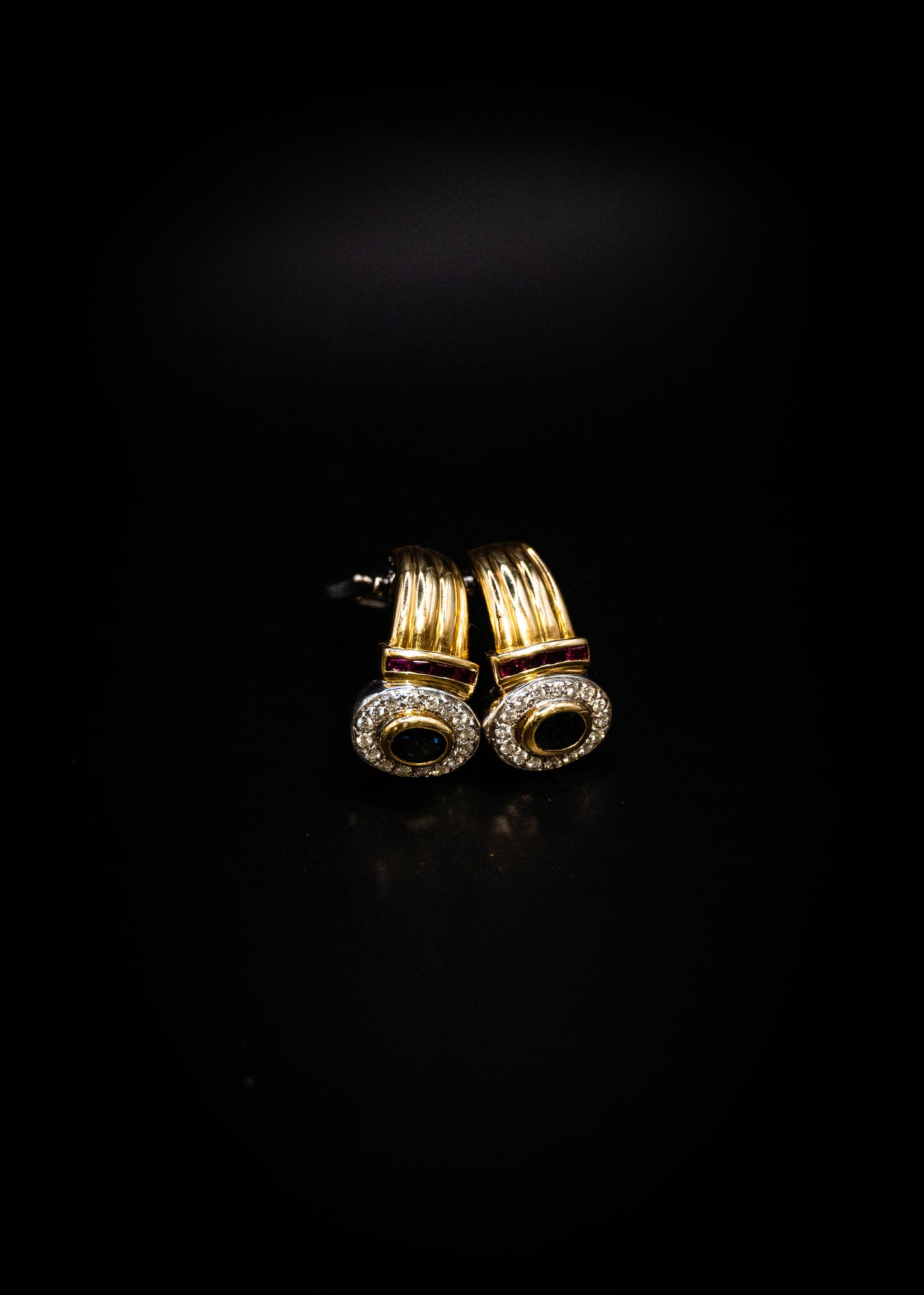 Orecchini in oro 18 k. ti con Diamanti, Rubini e Zaffiri