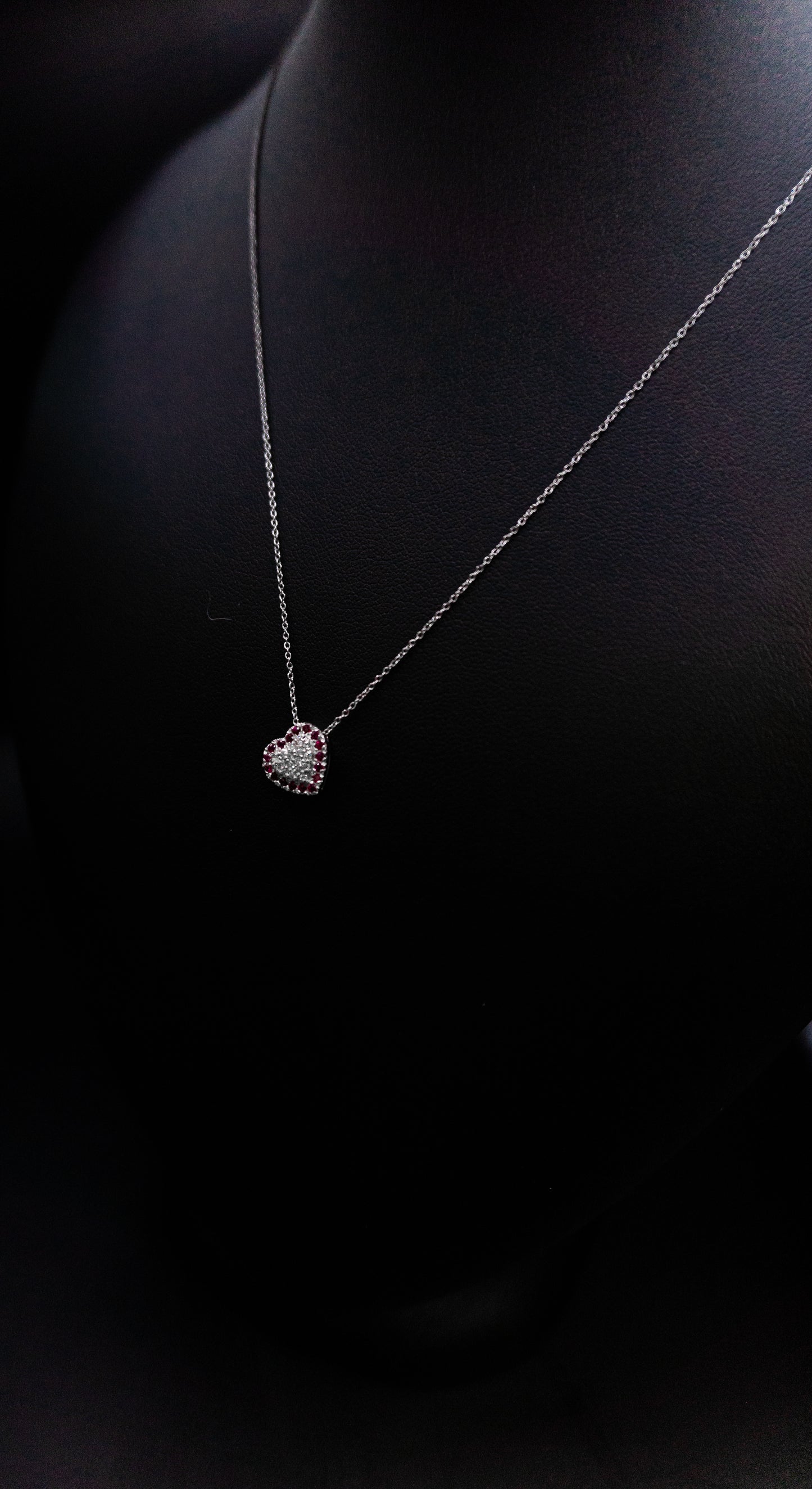 Collana e ciondolo cuore con Diamanti e Rubini