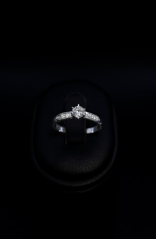 Anello Solitario con Diamanti