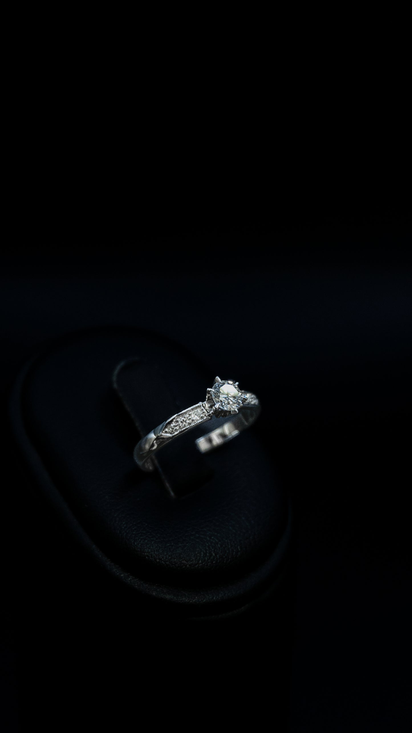 Anello Solitario con Diamanti
