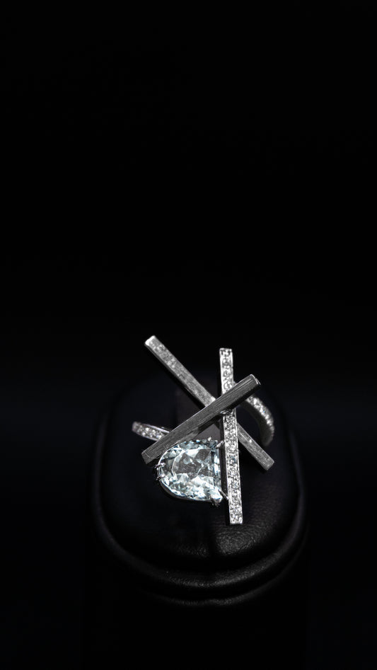 Anello in oro con Acquamarina e diamanti
