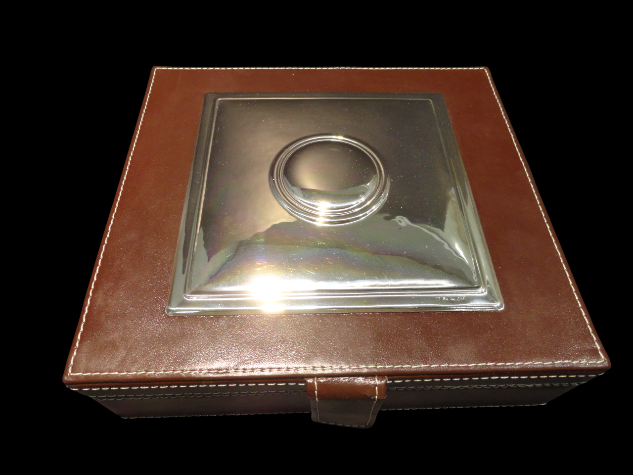 Cofanetto in pelle e argento