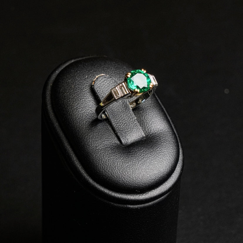 Anello Smeraldo Colombiano e Diamanti in oro 18k.ti