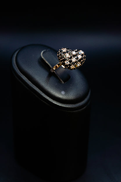 Anello cuore in oro 18 k. ti con Diamanti taglio brillante bianchi e neri