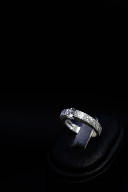 Anello Solitario con Diamante