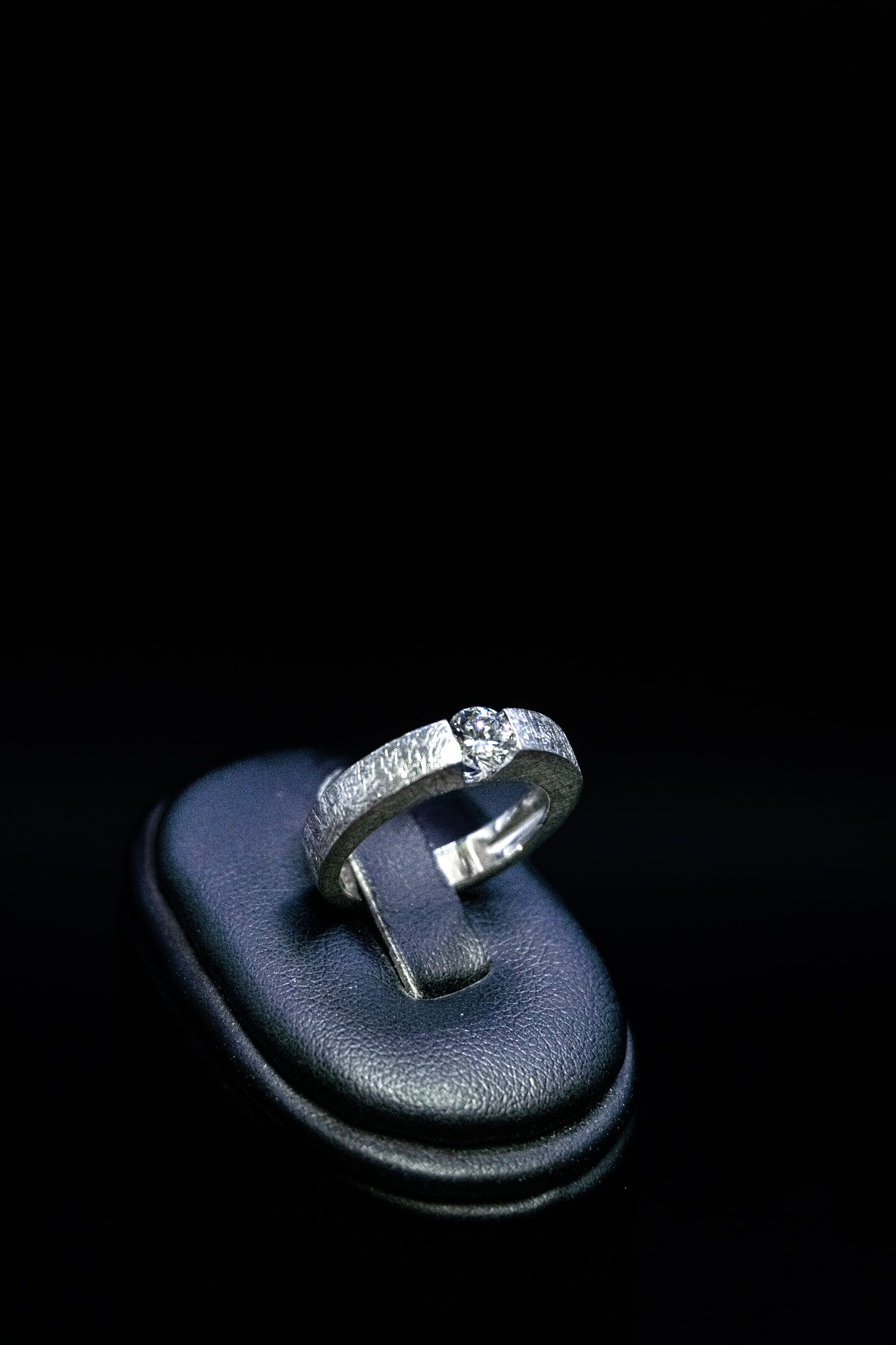 Anello Solitario con Diamante